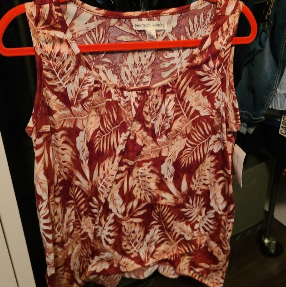 New York laundry new tank floral blouse large